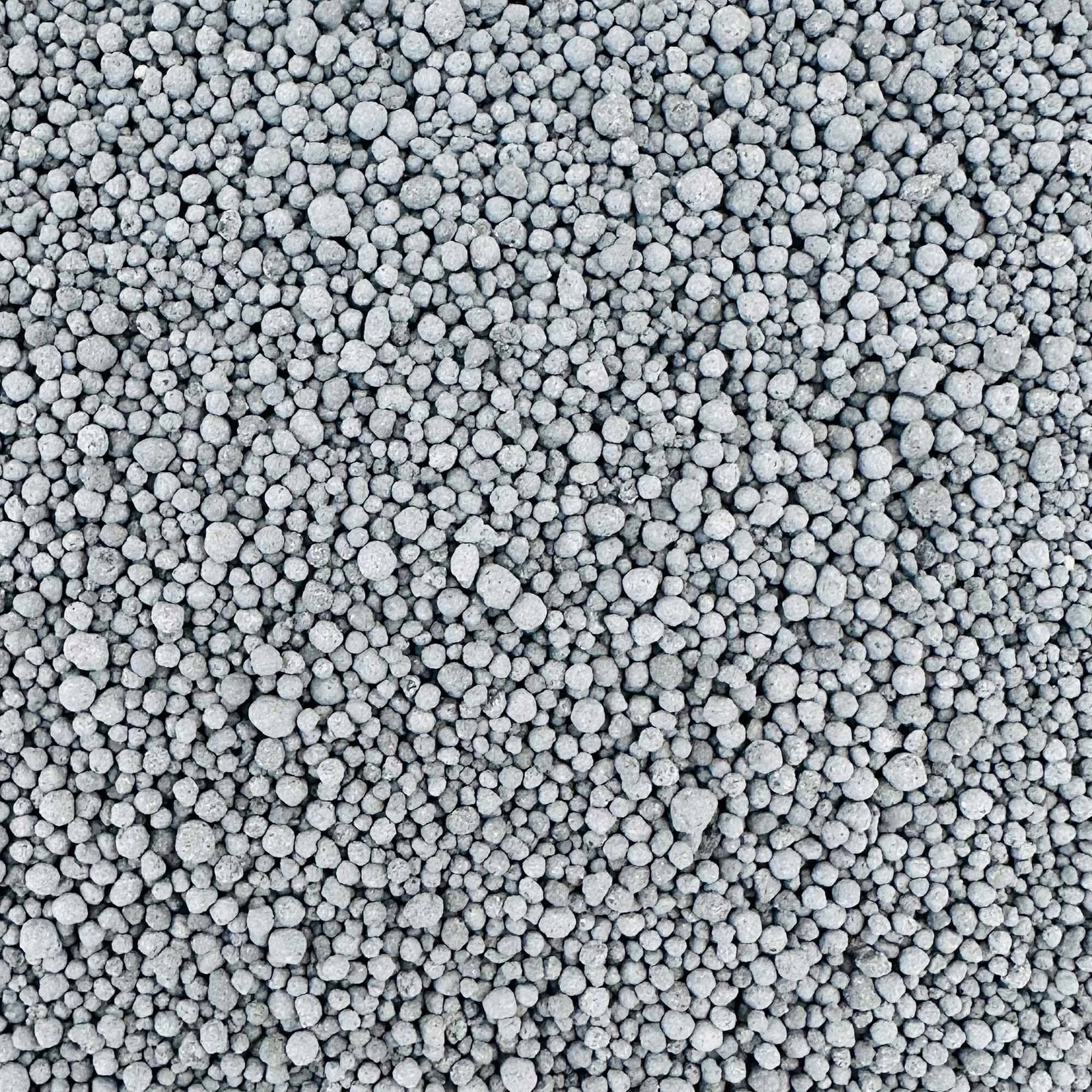 Activated carbon bentonite cat litter